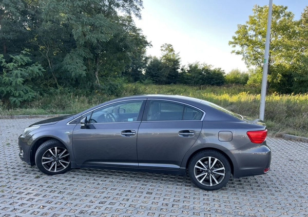 Toyota Avensis cena 38500 przebieg: 213829, rok produkcji 2012 z Jastarnia małe 436